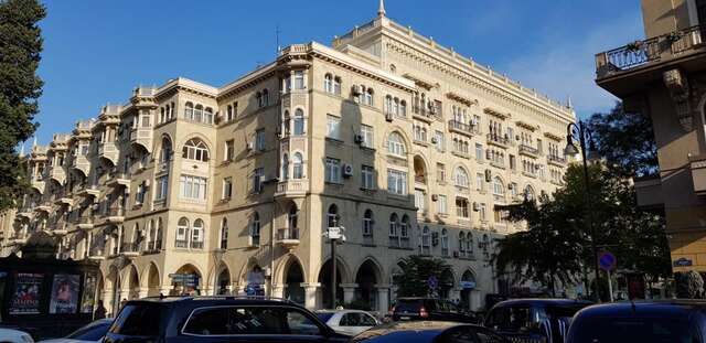 Апартаменты Crown Deluxe Apartment on Nizami Street Баку-3