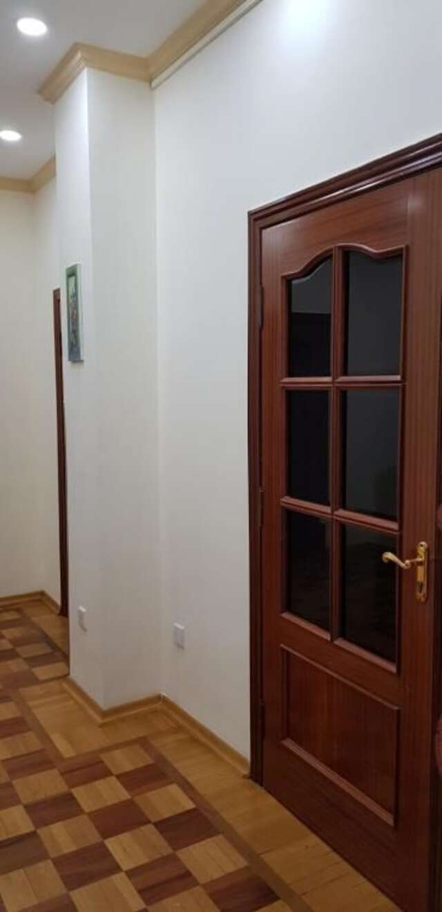 Апартаменты Crown Deluxe Apartment on Nizami Street Баку-49